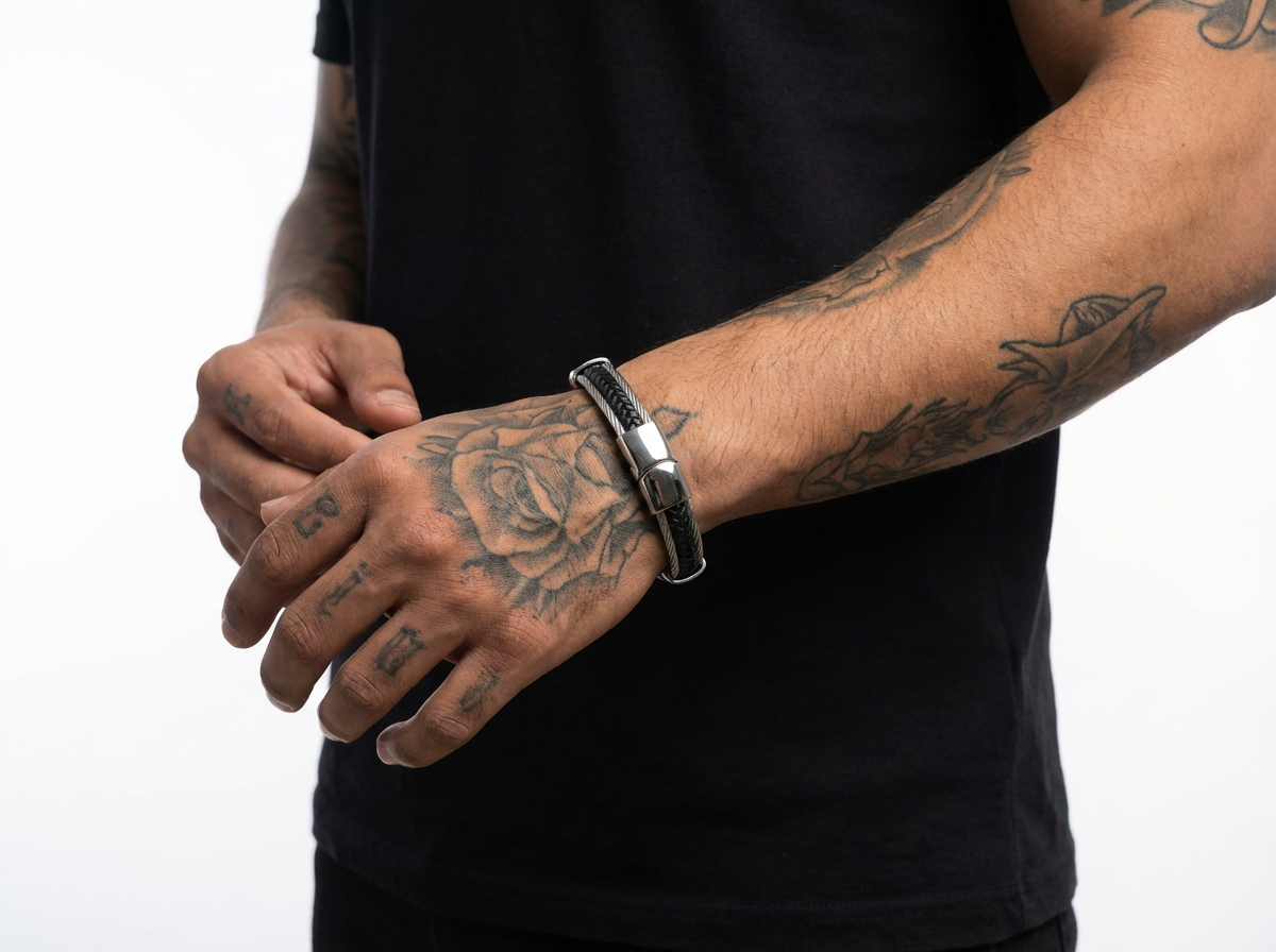 Nomad Black Leather Cable Band