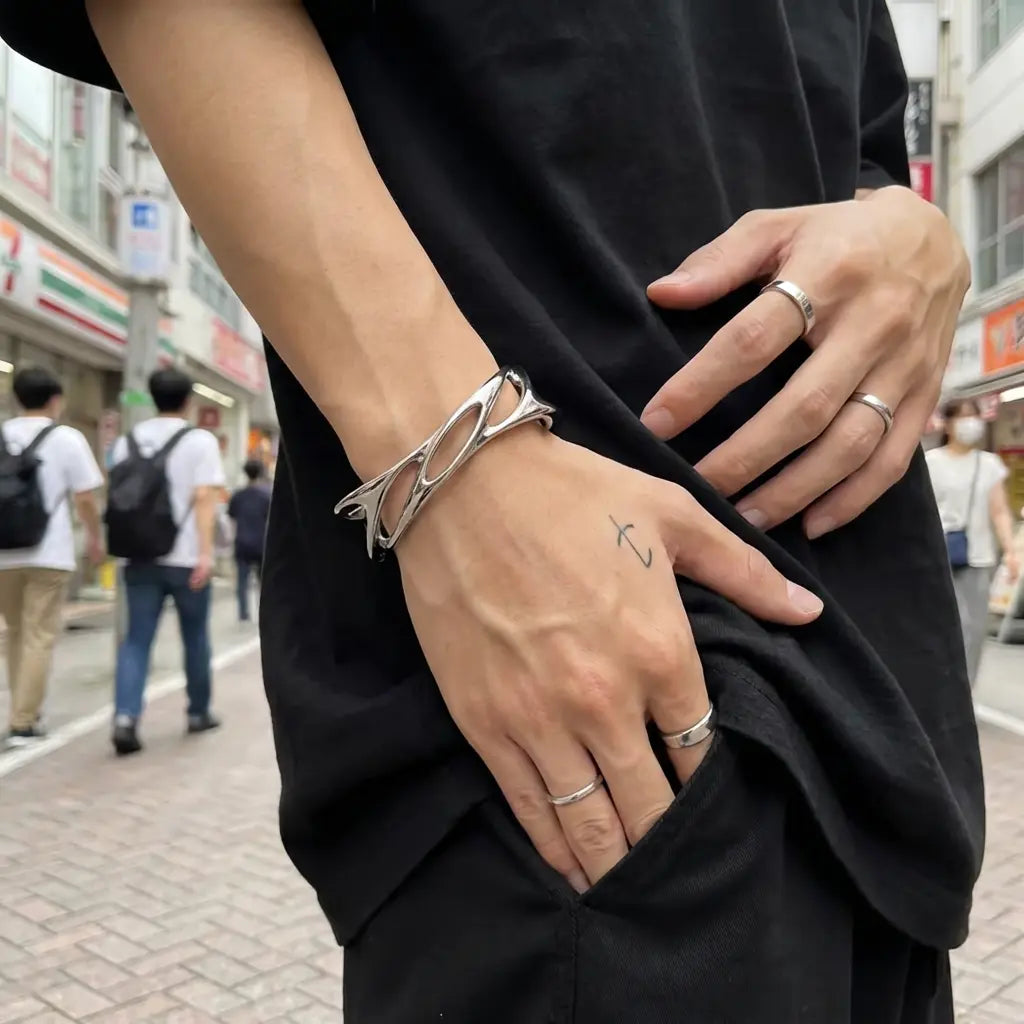 Men's Liquid Flow Cuff Bracelet - Salitaire jewellery