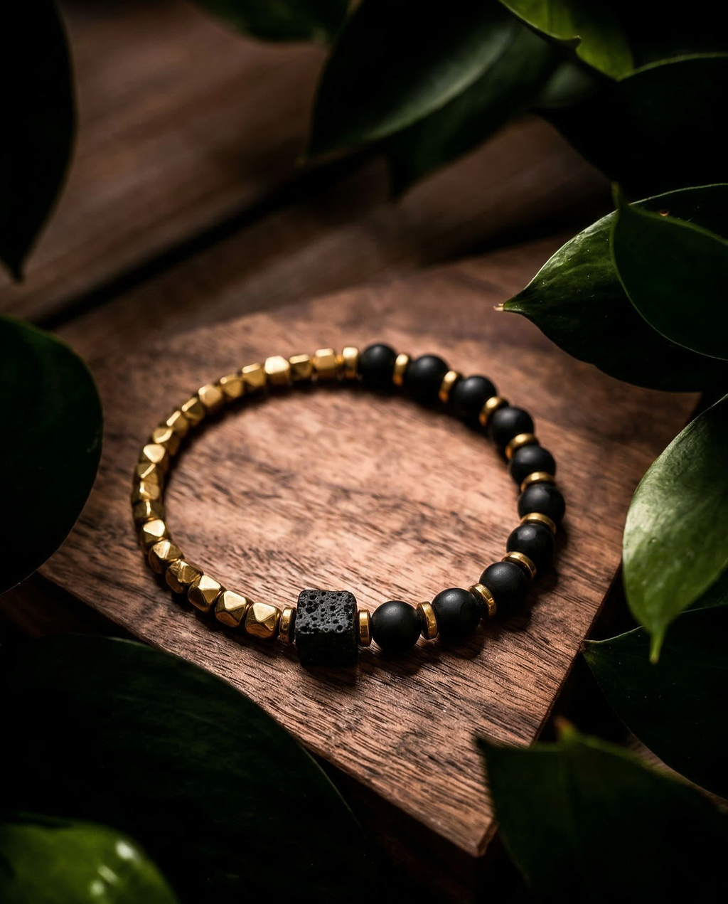 Men's Black Onyx & Gold Hematite Bracelet - Salitaire jewellery