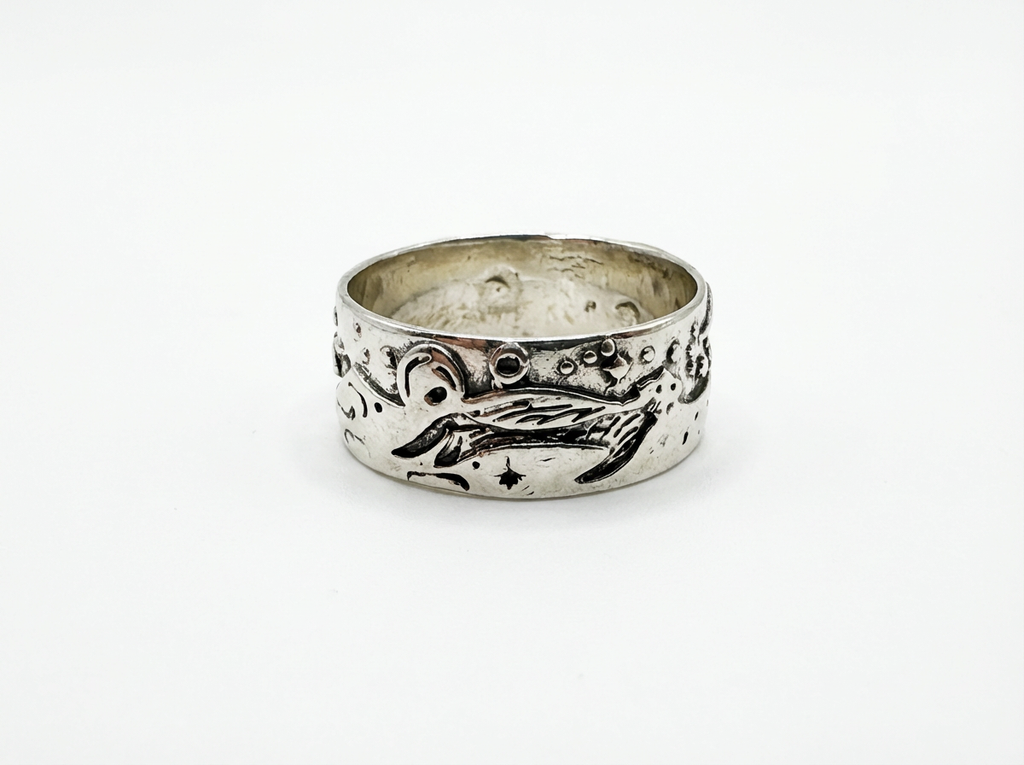 Men's Ocean Spirit Sea Lion Engraved Ring - Salitaire jewellery