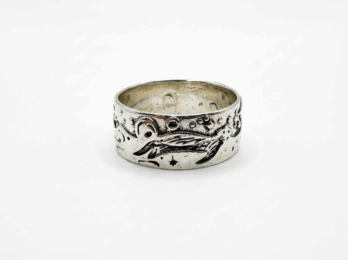 Men's Ocean Spirit Sea Lion Engraved Ring - Salitaire jewellery