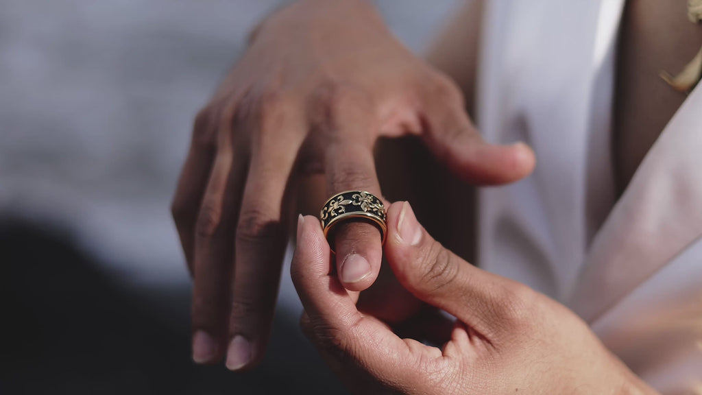 Men's Gold Fleur Band Ring - Salitaire jewellery